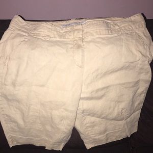 Old Navy Mid rise linen shorts.